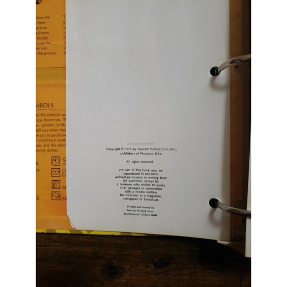 Woman's Day Collectors Cookbook VINTAGE 1970 Yellow Hardcover  Binder Ephemera - Picture 4 of 11